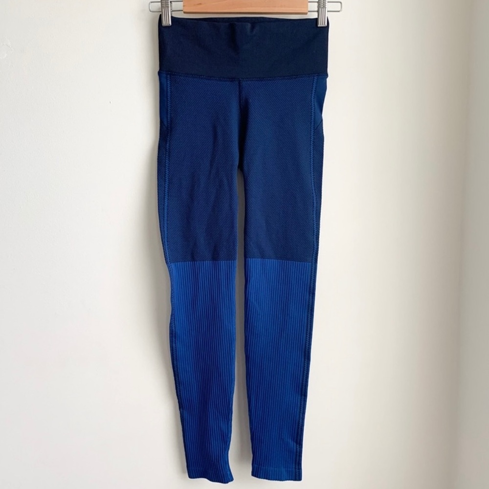 Athleta blue textured leggings size small